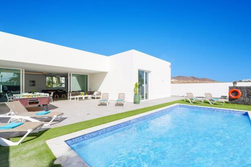 Villa Wave 2 By Villa Plus