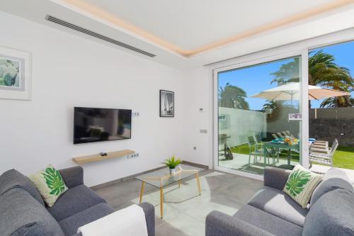 Villa Wave 1 By Villa Plus
