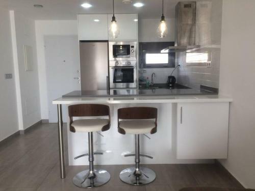 Beautiful Modern 2 Bedroom, 2 Bathroom Apartment
