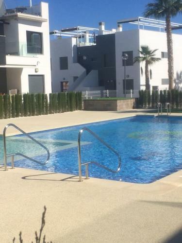 Beautiful Modern 2 Bedroom, 2 Bathroom Apartment
