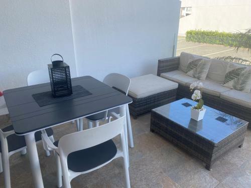 Beautiful Modern 2 Bedroom, 2 Bathroom Apartment