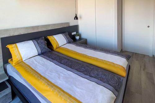 Apartment With Private, Heated Jacuzzi, Ac, Pool