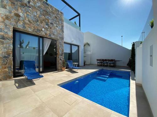 Modern Villa With 3 Bedrooms , Private Pool & Ping Pong Table