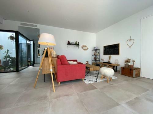 Modern Villa With 3 Bedrooms , Private Pool & Ping Pong Table