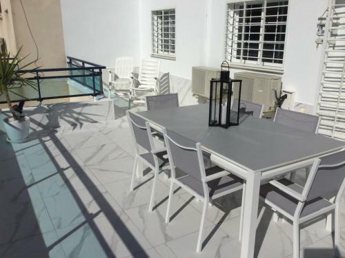 Apartamento Duplex - 500m From Mil Palmeras Beach