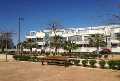 Apartamento Modern Ground Floor Flat Within Walking Distance To The Sea.