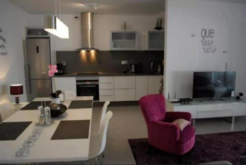 Apartamento Modern Ground Floor Flat Within Walking Distance To The Sea.