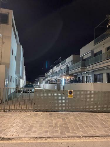 Apartamento Modern Ground Floor Flat Within Walking Distance To The Sea.