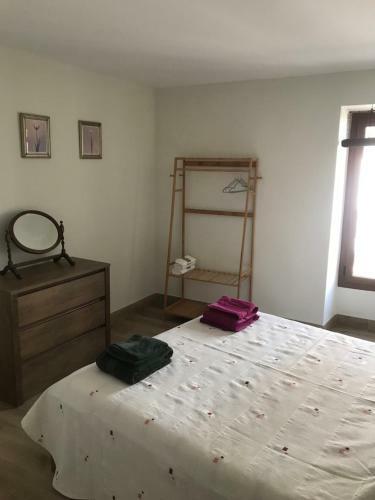 Centrally Located Two Bed Apartment In El Perell�