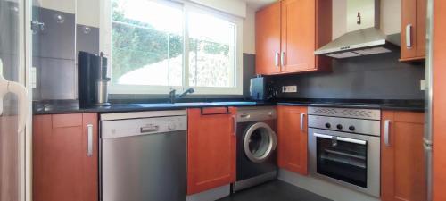 Tabarca Chalet Con Jard�n Y Piscina Comunitaria