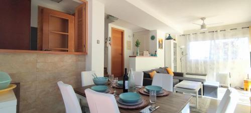 Tabarca Chalet Con Jard�n Y Piscina Comunitaria