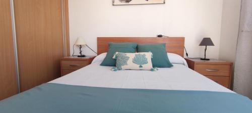 Tabarca Chalet Con Jard�n Y Piscina Comunitaria