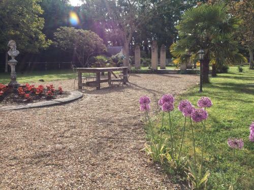 Hostal Ch�teau De La Coutanci�re