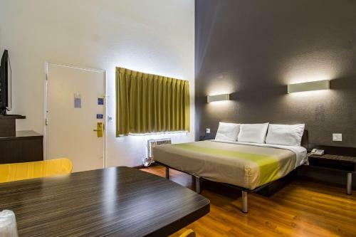 Motel Studio 6 Cypress