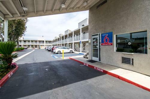 Motel Studio 6 Cypress
