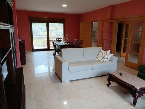 Chalets Tito G�mez Meis