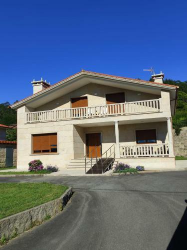 Chalets Tito G�mez Meis