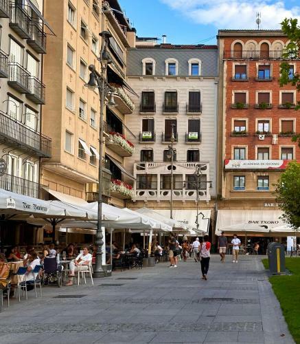 Apartamento Premium Piso @plaza Del Castillo