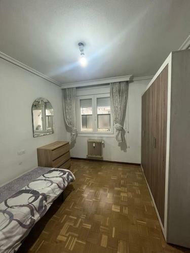 Apartamento Alojamiento San Ferm�n Dos Habitaciones