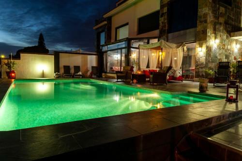 Chalet Con Piscina Privada En Mazag�n