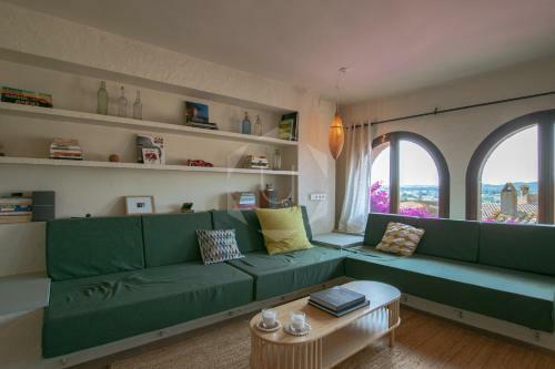 Pals - Maison M�di�vale Tout Confort