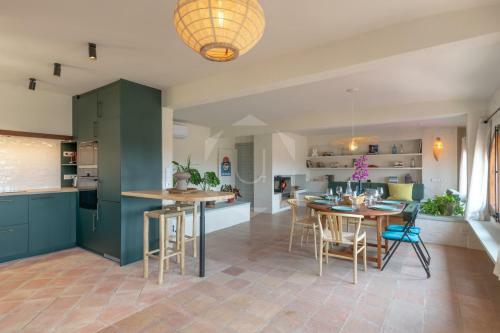 Pals - Maison M�di�vale Tout Confort