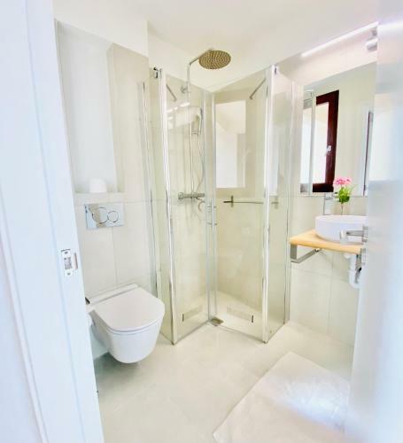 Hotel Apartment With 2-en Suite Bedrooms