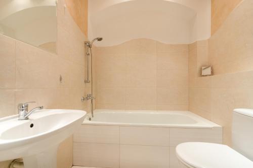 Apartament 18