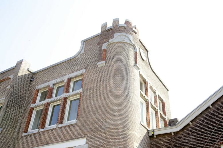 Hotel De Hallen