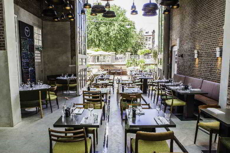 Hotel De Hallen