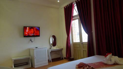 Pho Hoi Hotel