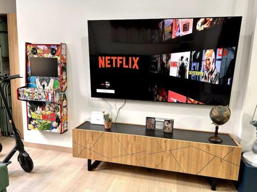 Apartamento Lujo: 10 Pax Proyector, Maquina Arcade Y Patinetes