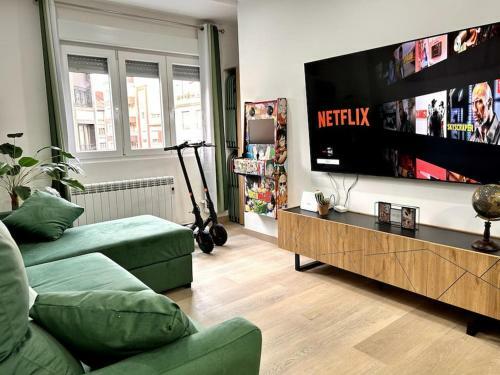 Apartamento Lujo: 10 Pax Proyector, Maquina Arcade Y Patinetes