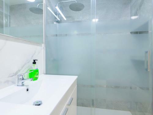 Apartment Miralmar By Interhome