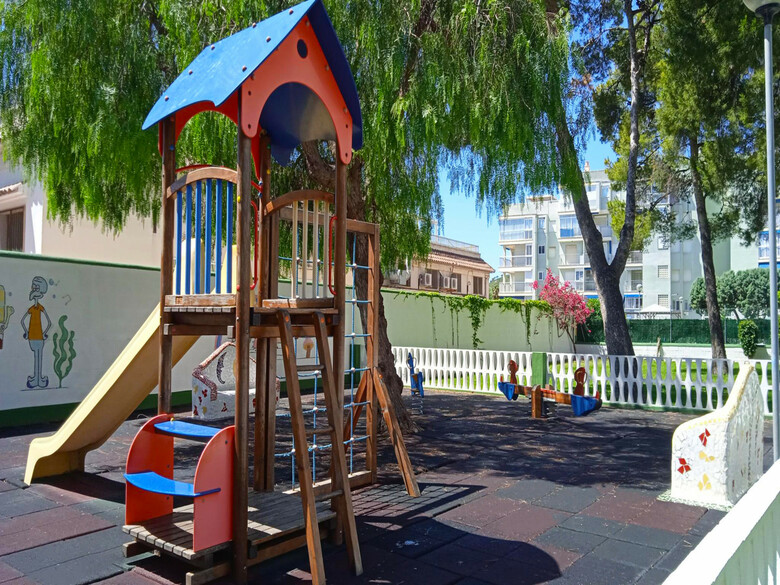 Apartamentos Oromar 3000
