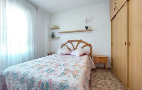 Awesome Apartment In Oropesa With Kitchen