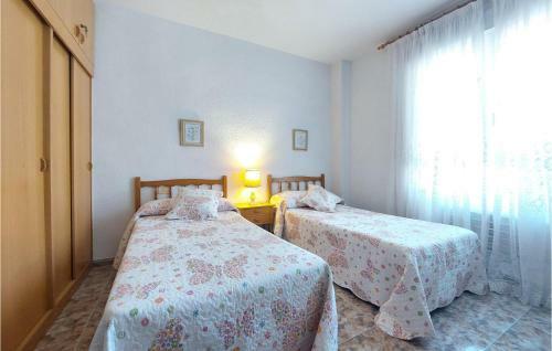 Awesome Apartment In Oropesa With Kitchen