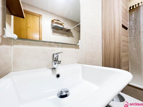 Apartamento Amplia Terraza, Mar Y Monta�a