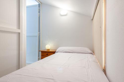 Apartamento Sunny Oropesa Duplex: Pool & Terrace Delight