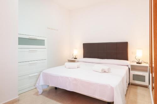 Apartamento Sunny Oropesa Duplex: Pool & Terrace Delight