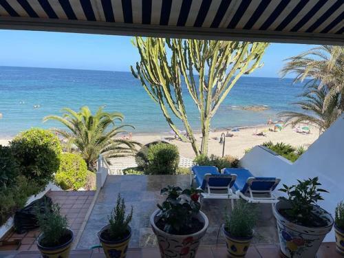 Terraced House By The Beach