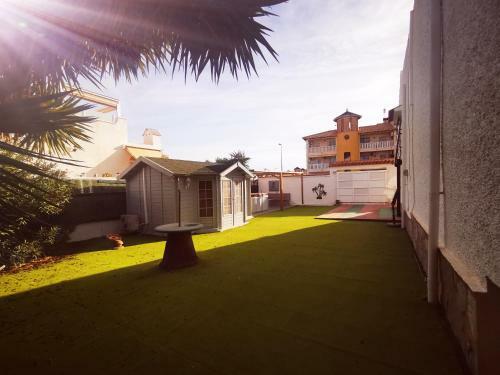 Fabulous Private Villa With Jacuzzi & Large Garden