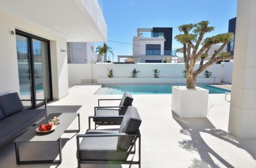 Exclusive Villa Campoamor