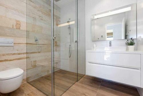 Apartamento Precioso Piso de 3 Dormitorios En Las Colinas