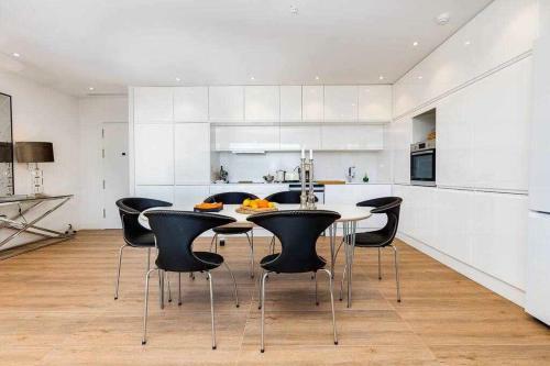 Apartamento Precioso Piso de 3 Dormitorios En Las Colinas