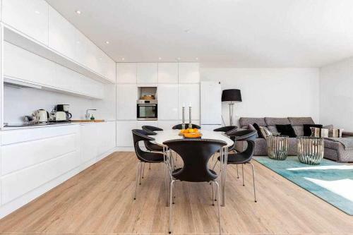 Apartamento Precioso Piso de 3 Dormitorios En Las Colinas