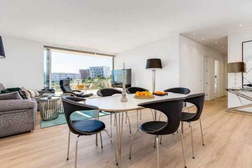 Apartamento Precioso Piso de 3 Dormitorios En Las Colinas