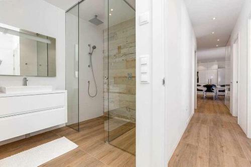 Apartamento Precioso Piso de 3 Dormitorios En Las Colinas