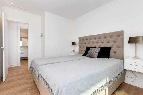 Apartamento Precioso Piso de 3 Dormitorios En Las Colinas