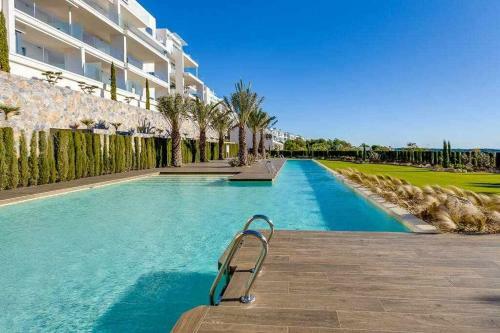 Apartamento Precioso Piso de 3 Dormitorios En Las Colinas